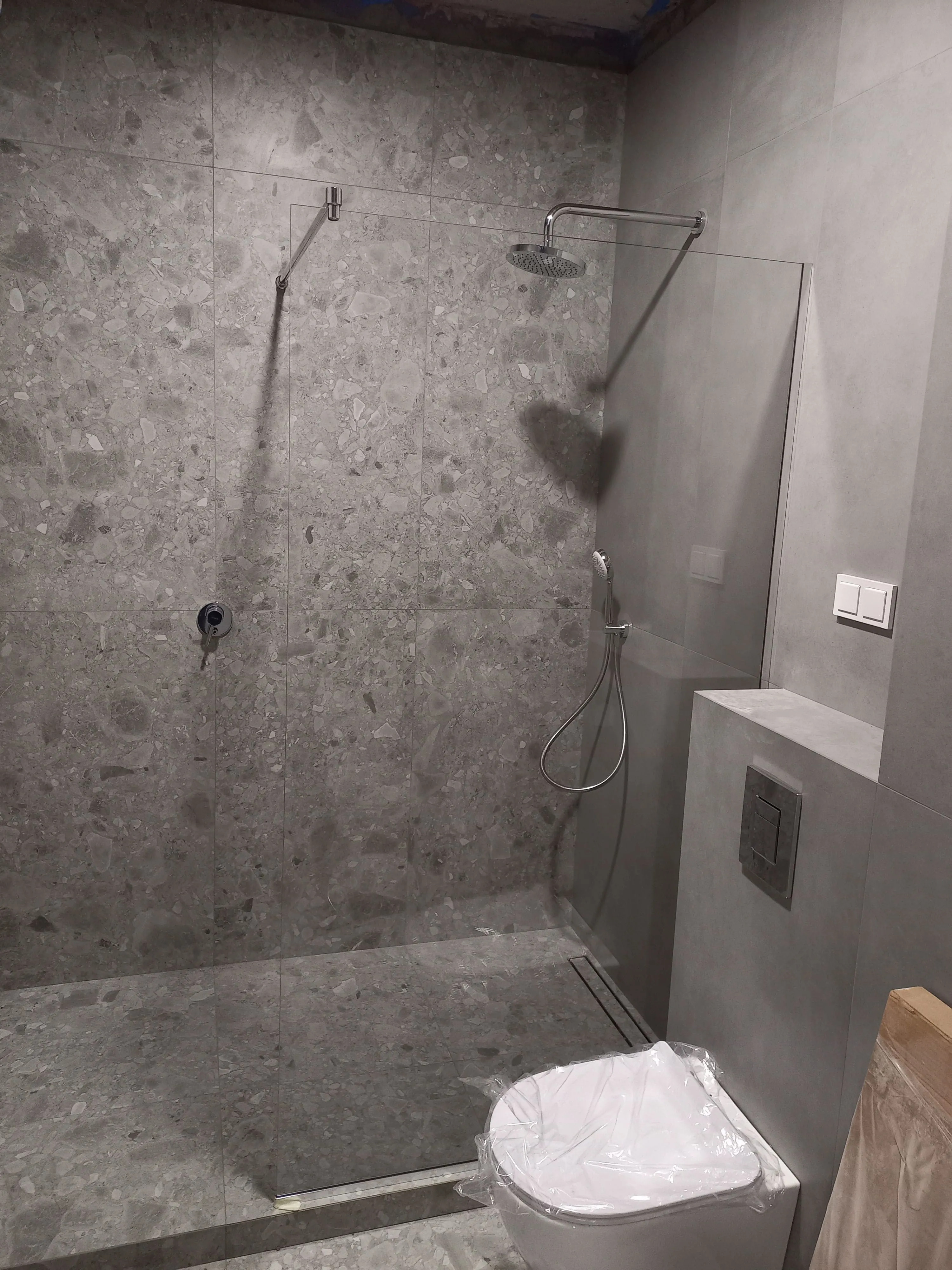 Душевые уголки без поддона