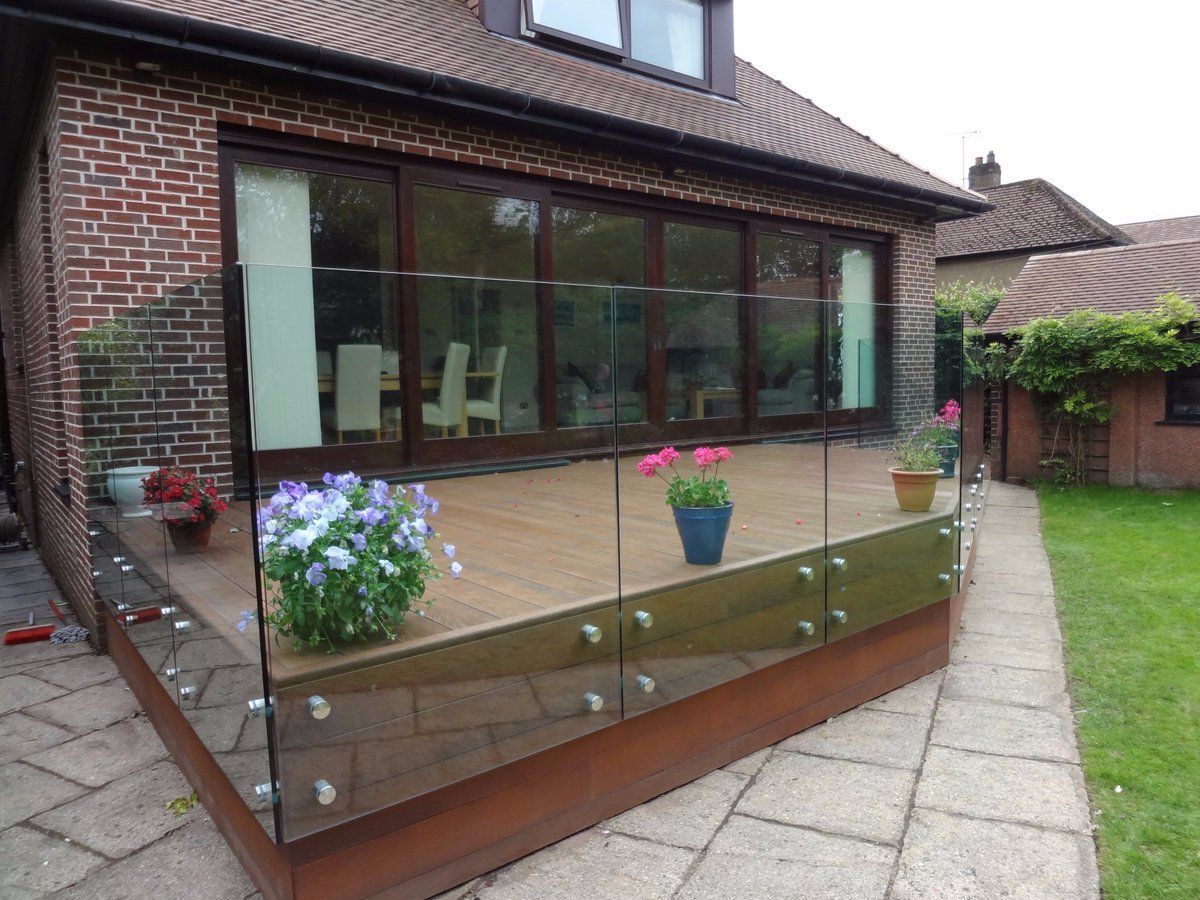 Стеклянные ограждения для улицы на заказ в Москве | Zerist