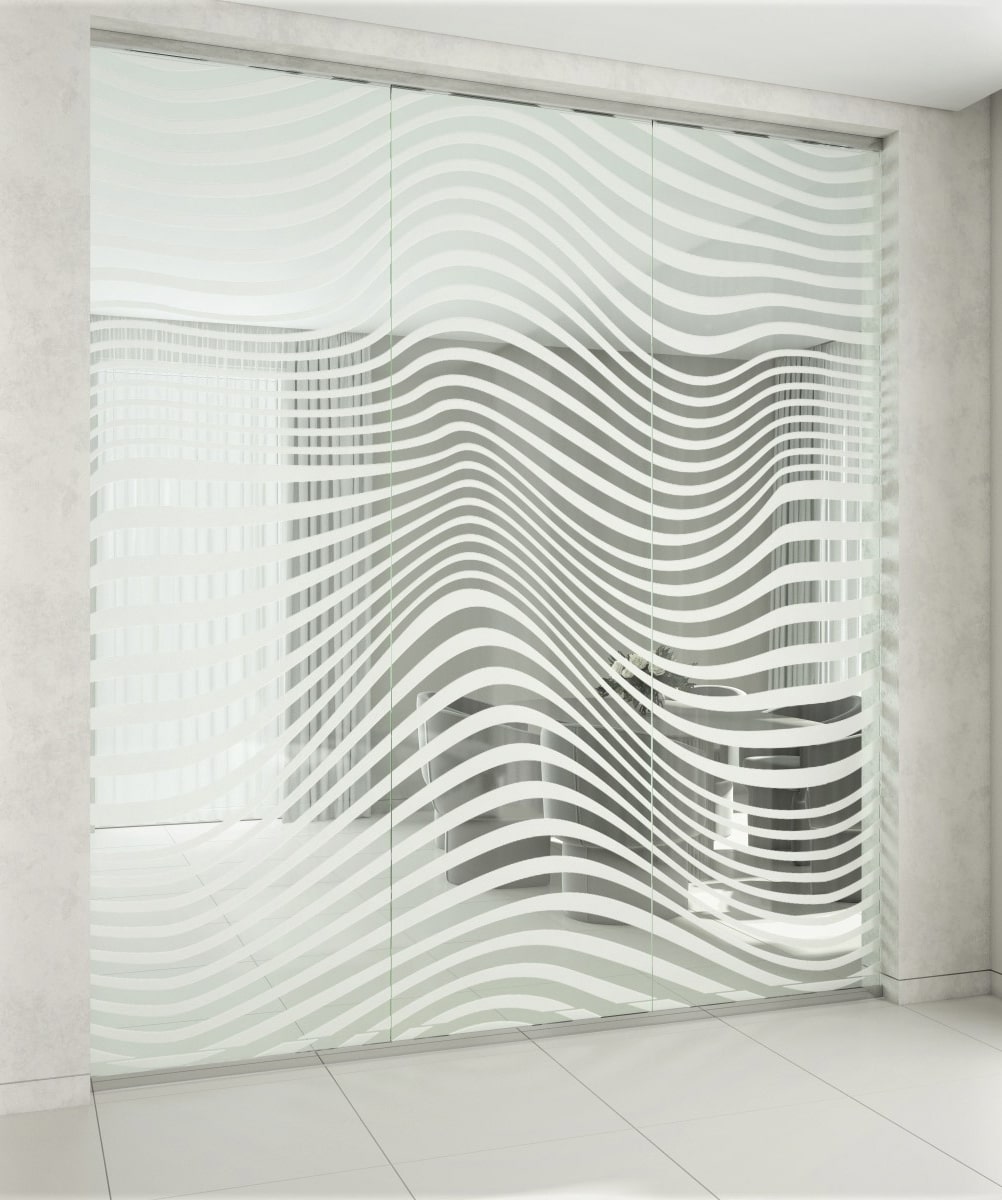 Стеклянная перегородка без дверей, с матовым художественным декорированием, с бесцветным стеклом 10 мм
