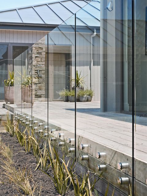 Стеклянные ограждения для улицы на заказ в Москве | Zerist